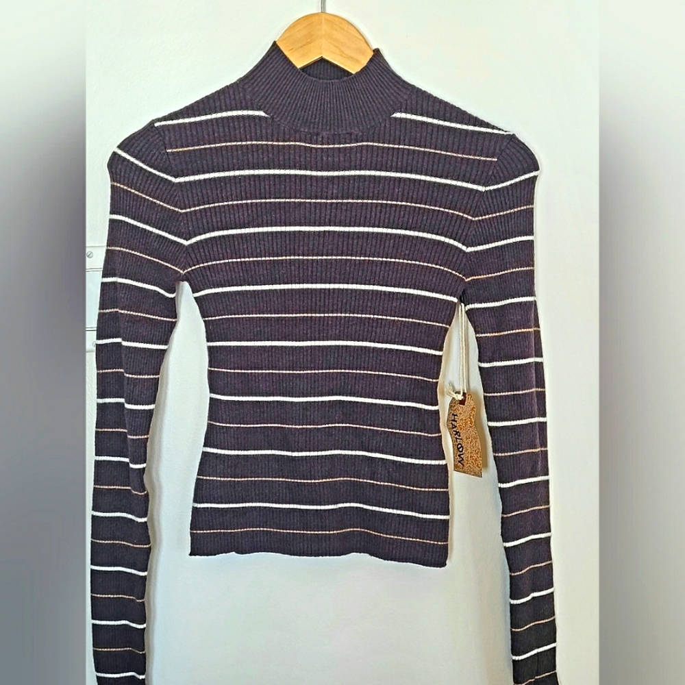 Sweater new size M with pricetag